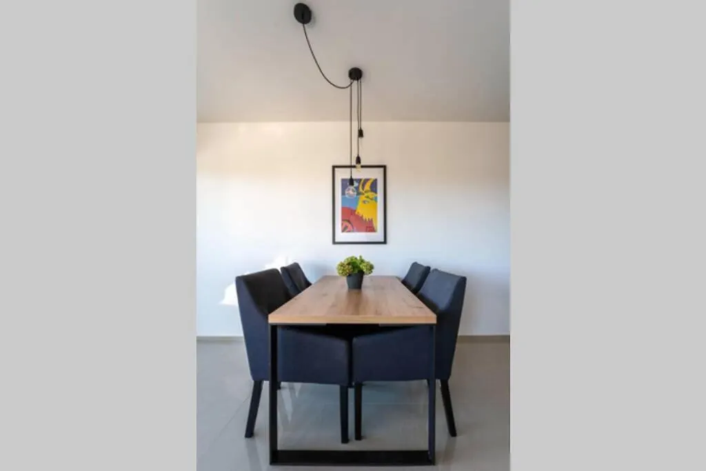 Apartment Emarin Banjole 0*,